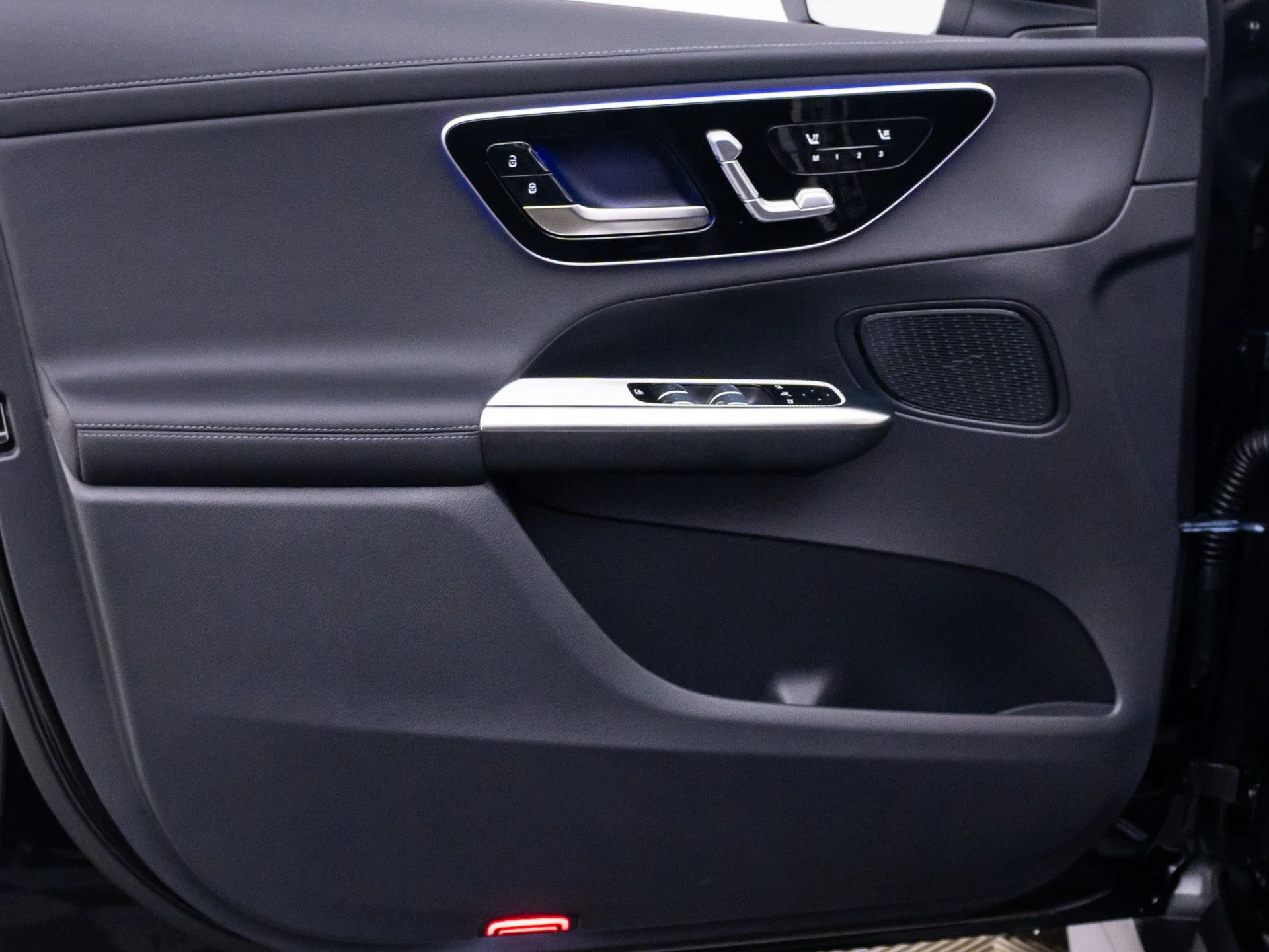 New 2026 Black Mercedes-Benz GLC 300 image 14