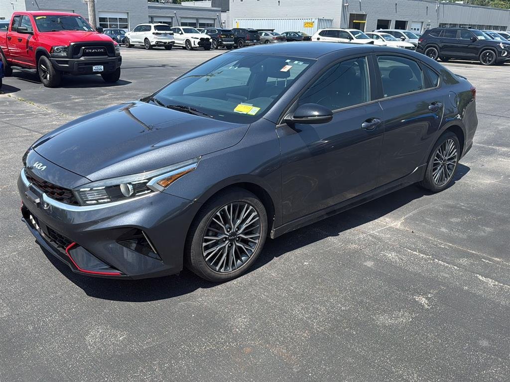 Used 2023 Gravity Gray Kia GT-Line image 4