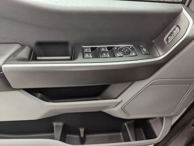 New 2025 Oxford White Ford F-350® XLT image 17