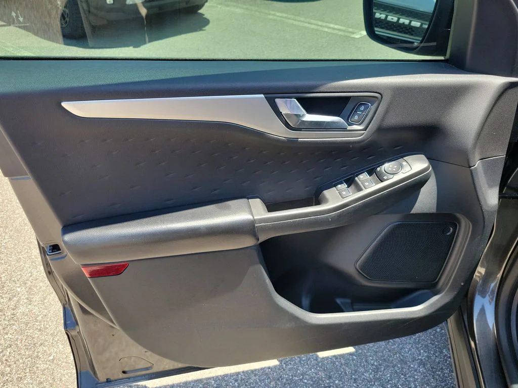 Used 2020 Magnetic Metallic Ford SE Sport image 16