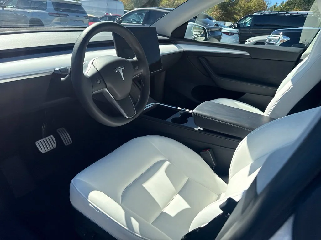 Used 2022 White Tesla Performance image 3