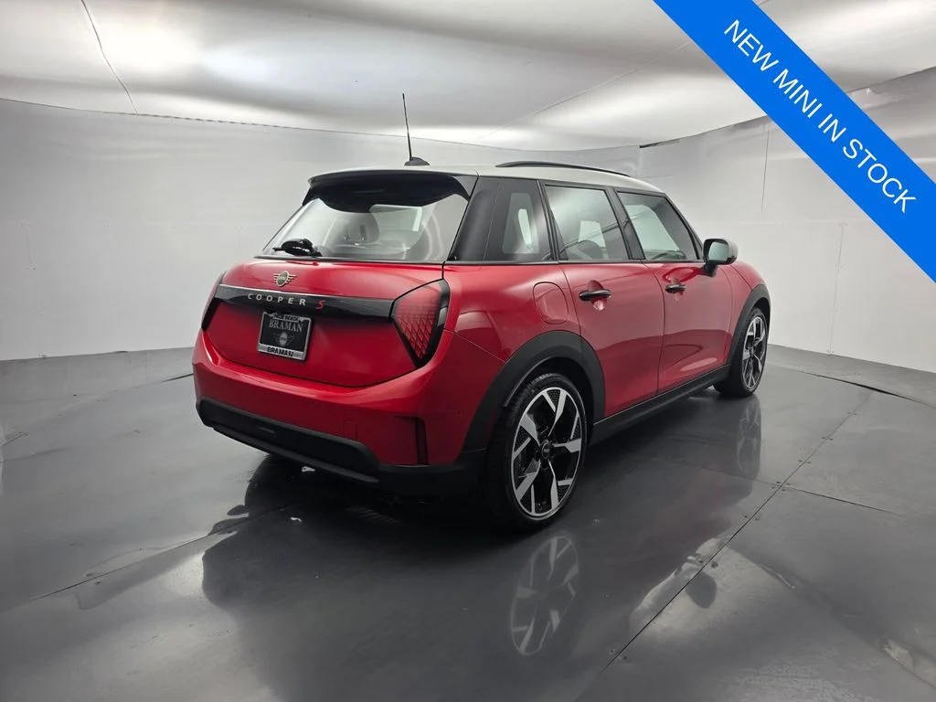 New 2026 Red MINI Signature Plus image 4