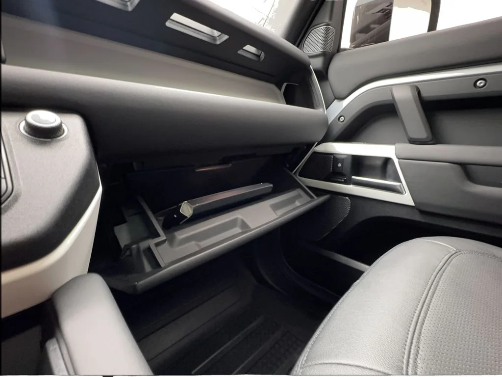 Used 2024 Silver Land Rover S image 48