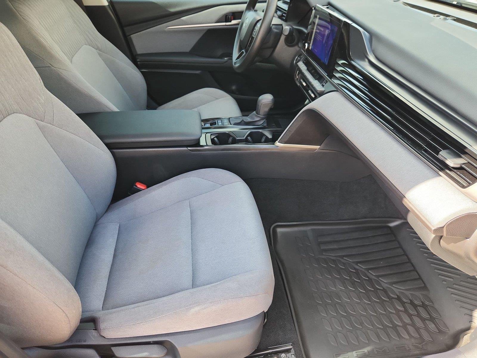 2025 Toyota Camry photo 28 of 34