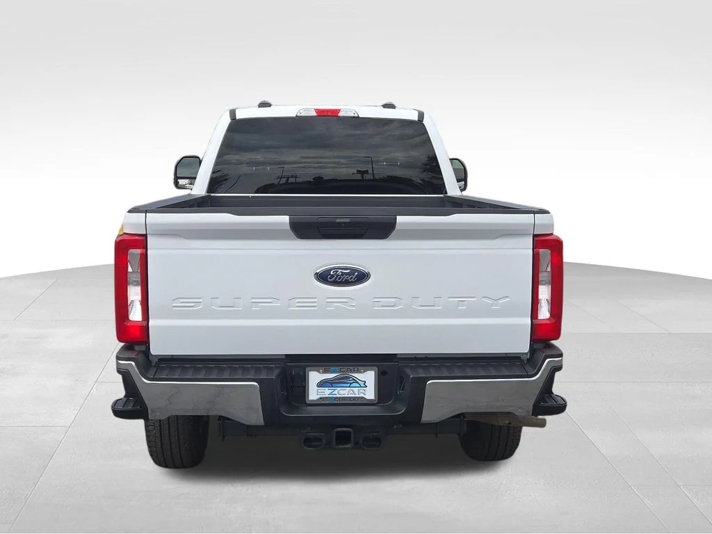 Used 2023 White Ford XLT image 12