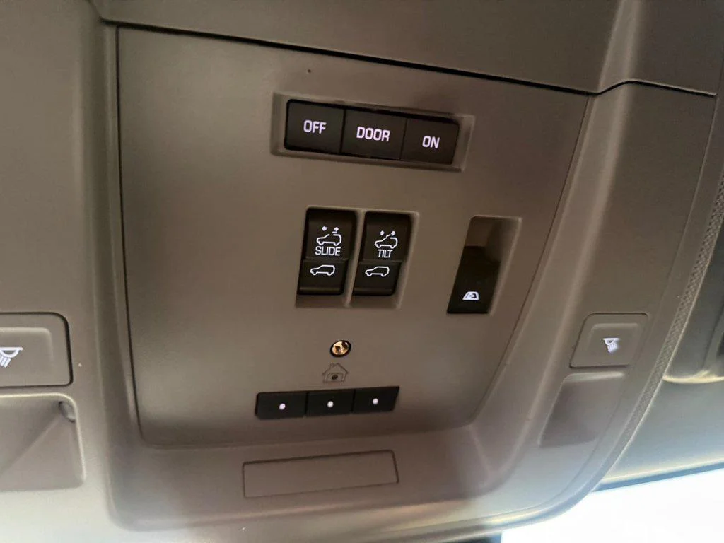 Used 2016 Onyx Black GMC DENALI image 24