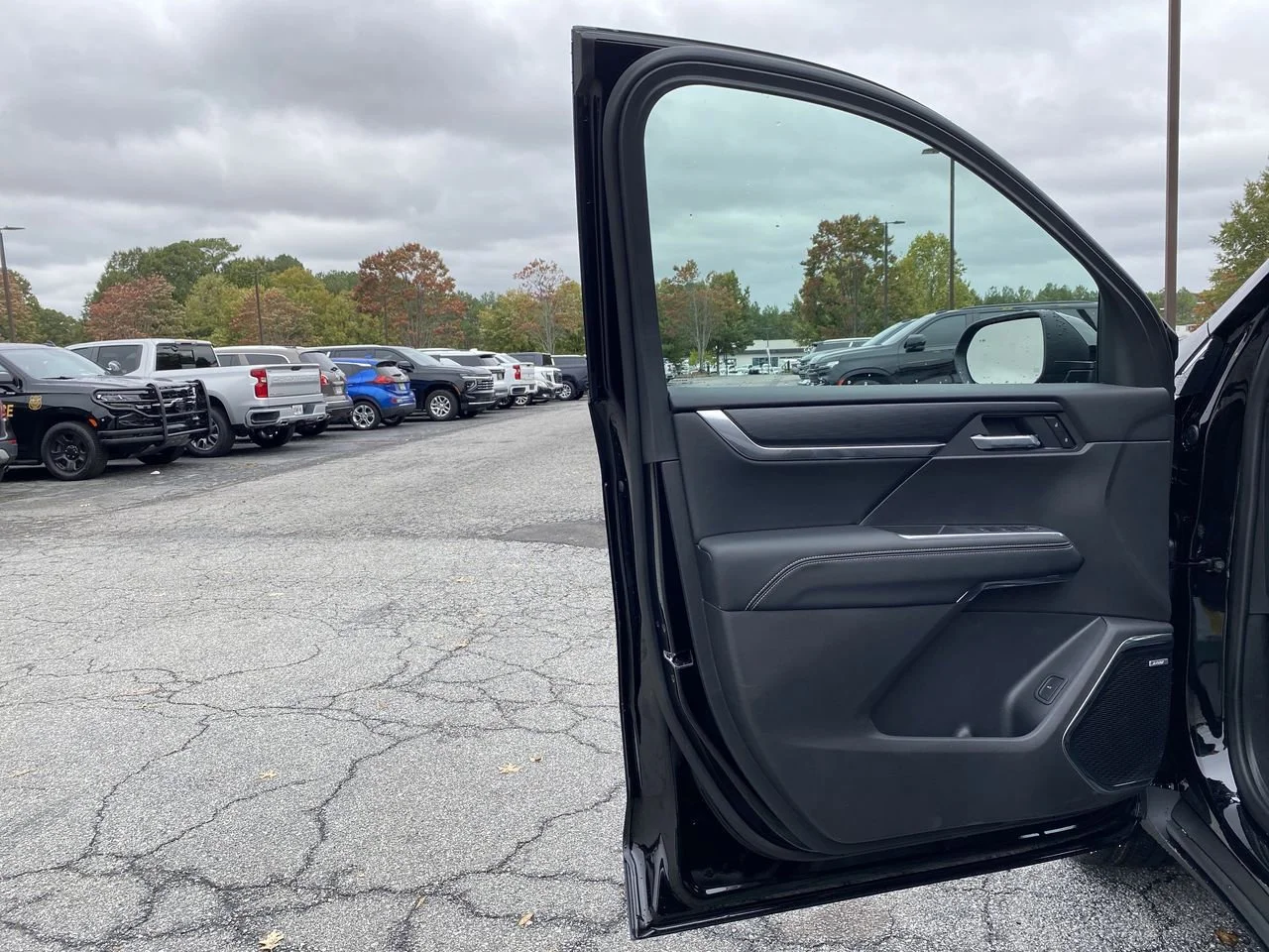 New 2026 Ebony Twilight Metallic GMC Elevation image 19