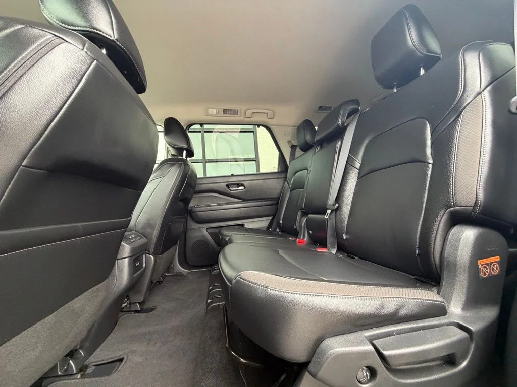 Used 2025 Black Nissan SL image 22