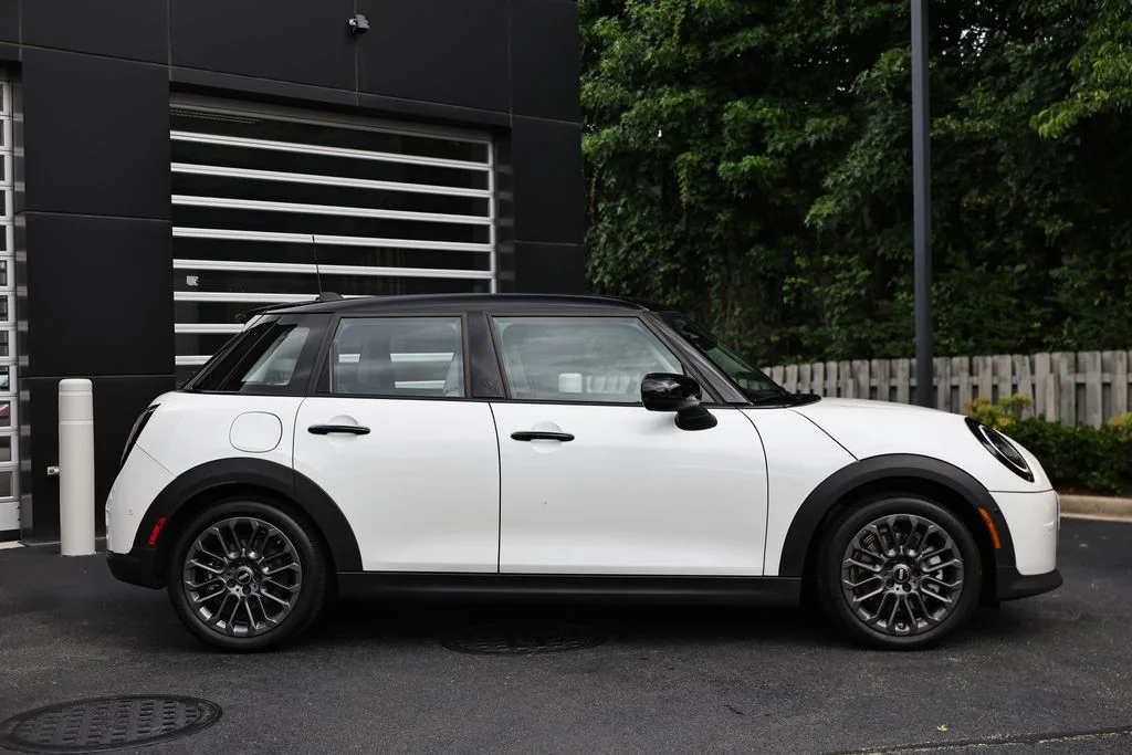 Certified Used 2025 Nanuq White Metallic MINI Signature Plus image 4