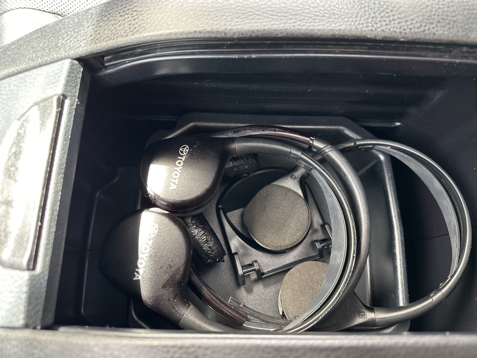 Used 2014 Black Toyota Limited image 43