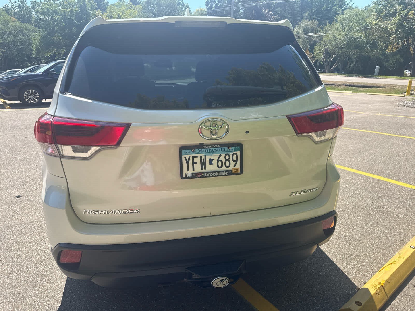 Used 2019 Blizzard Pearl Toyota XLE image 6