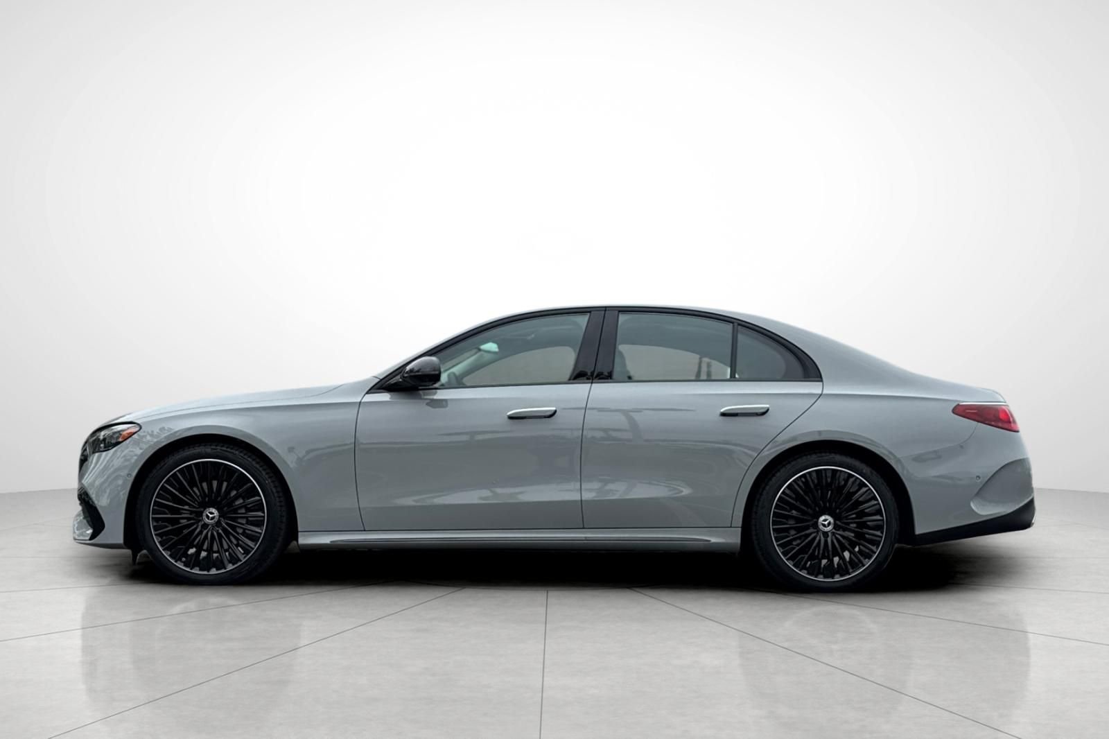 New 2026 MANUFAKTUR Alpine Grey Mercedes-Benz E 350 image 33