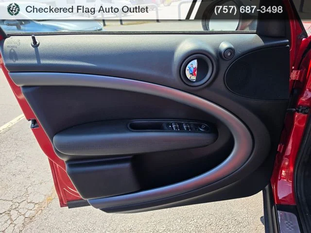 Used 2015 Blazing Red MINI Base image 19
