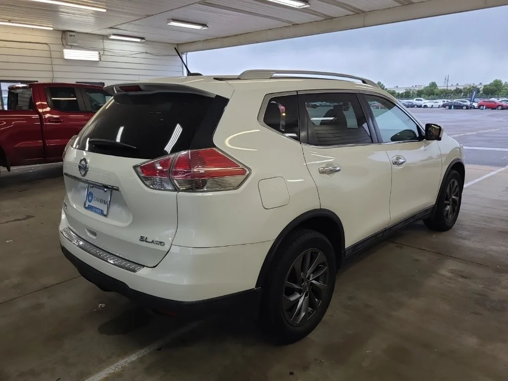 Used 2015 Pearl White Nissan SL image 6