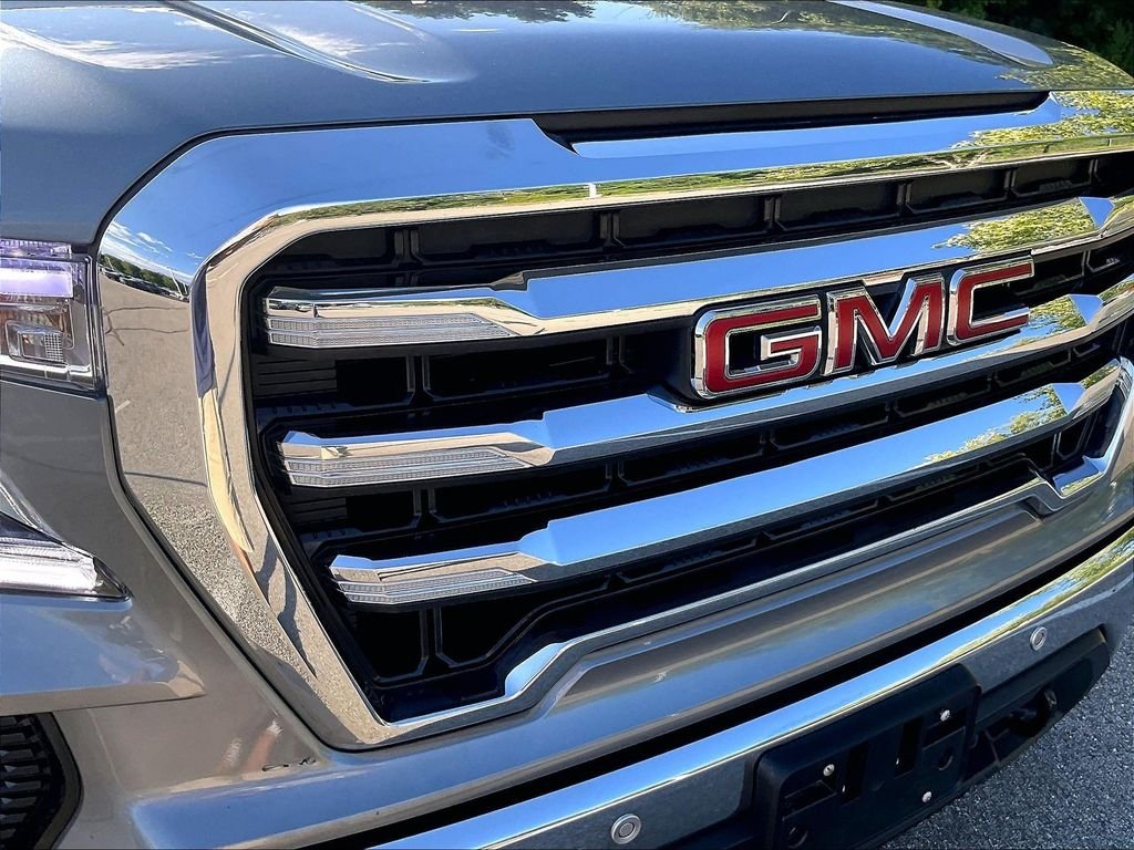 Used 2021 Gray GMC SLE image 31