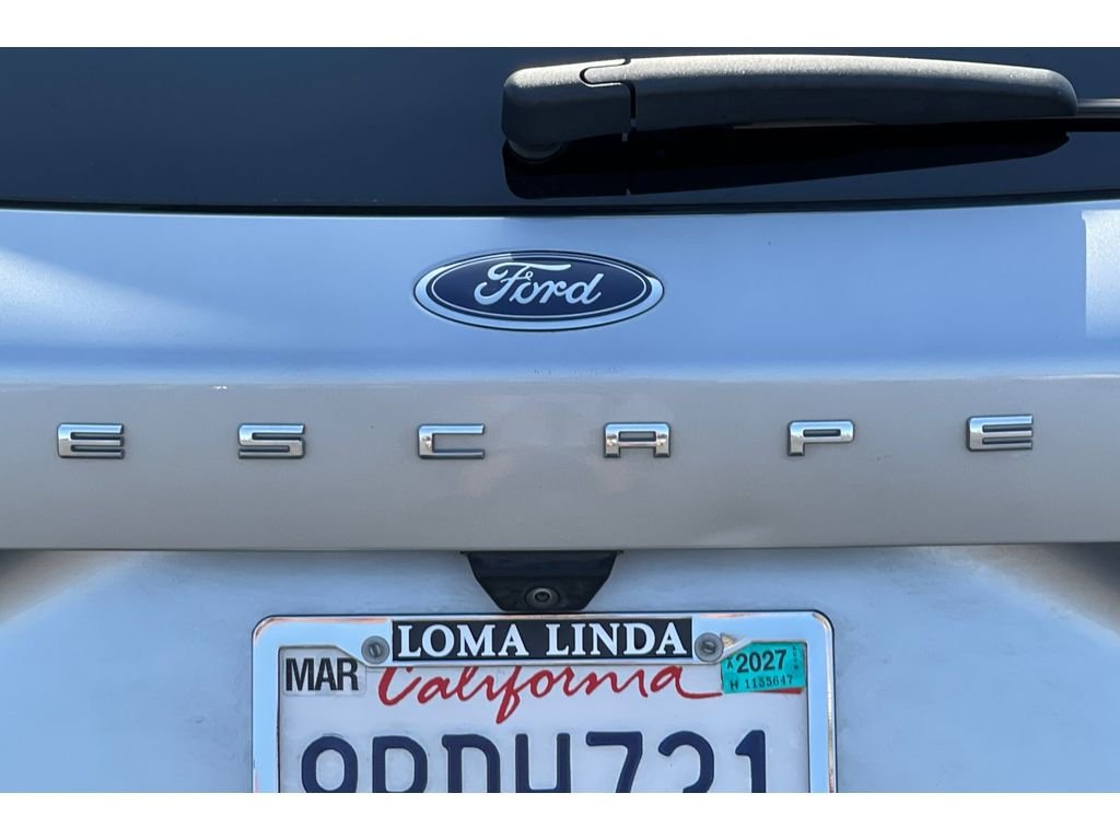 Used 2022 ICONIC SILVER Ford SE image 18