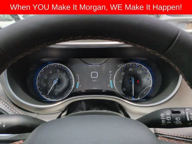 Used 2024 Red Chrysler Pinnacle image 31