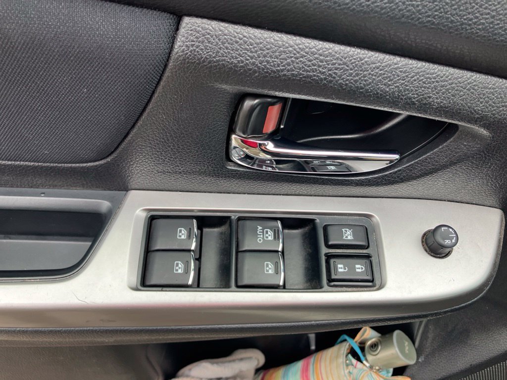 Used 2015 White Subaru 2.0i Premium image 10