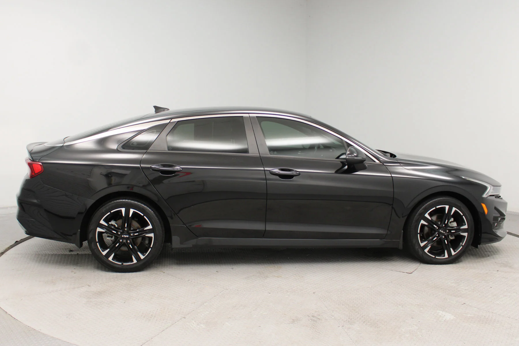 Used 2022 Ebony Black Kia GT-Line Auto FWD image 24