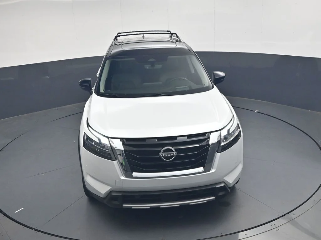 Used 2025 White Nissan Platinum image 39