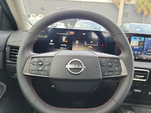 New 2027 Atlantic Gray Metallic / Super Black Two-tone Nissan SR image 16