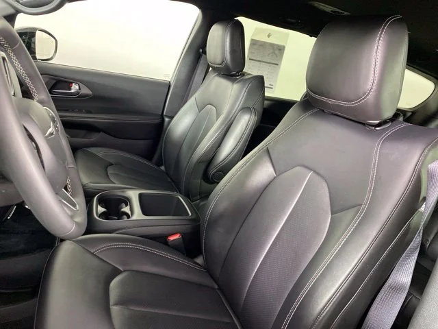 Used 2026 Black Chrysler Select image 17