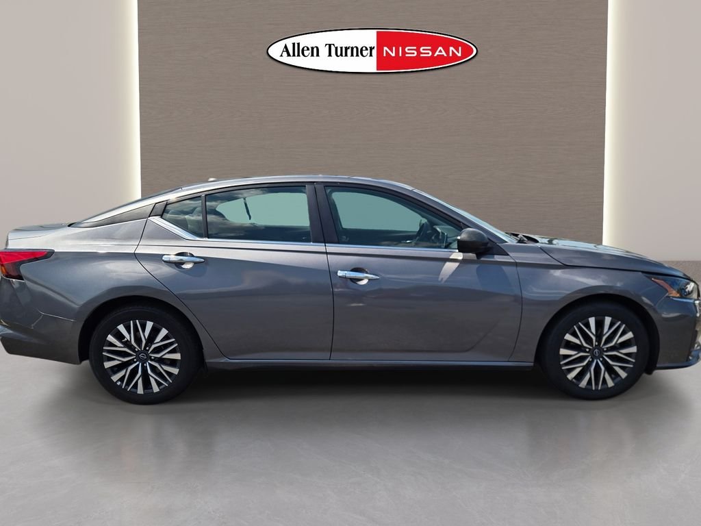 Used 2024 Gray Nissan 2.5 SV image 27
