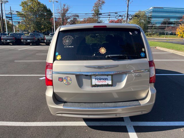 Used 2015 Beige Chrysler Touring-L image 2