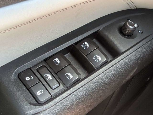 Certified Used 2024 White Jeep Limited image 25