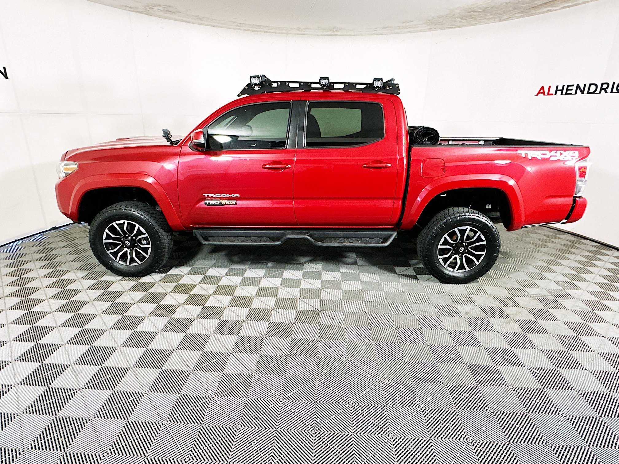 2023 Toyota Tacoma thumbnail 8