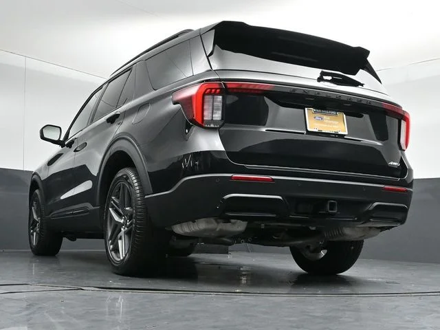 Certified Used 2025 Agate Black Metallic Ford ST-Line image 44