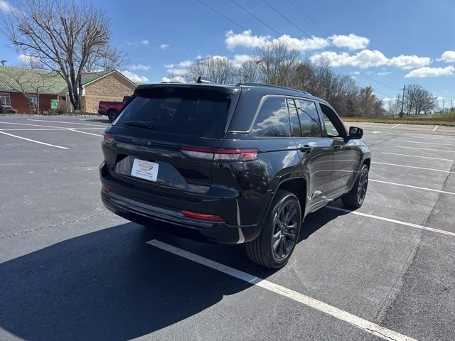 New 2026 Diamond Black Crystal Pearl-Coat Exterior Paint Jeep Limited Reserve image 7