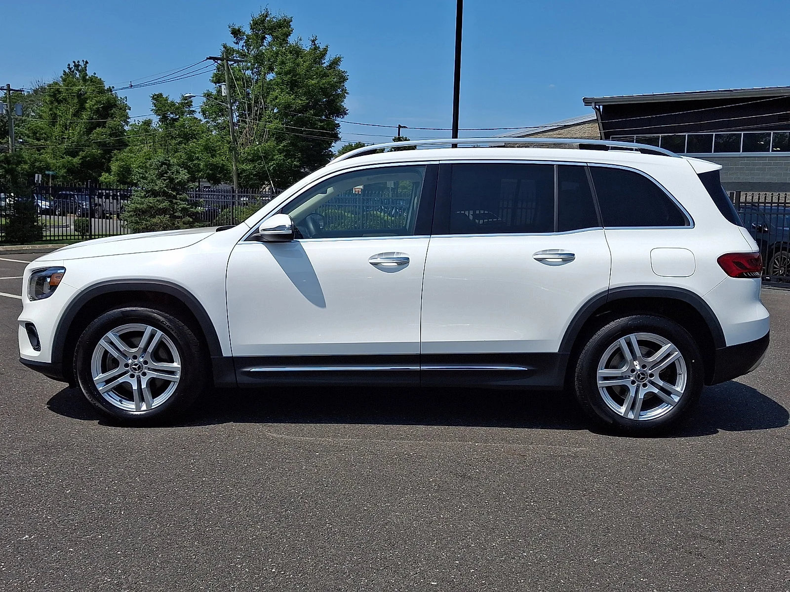 Used 2022 Polar White   149 Mercedes-Benz GLB 250 image 7