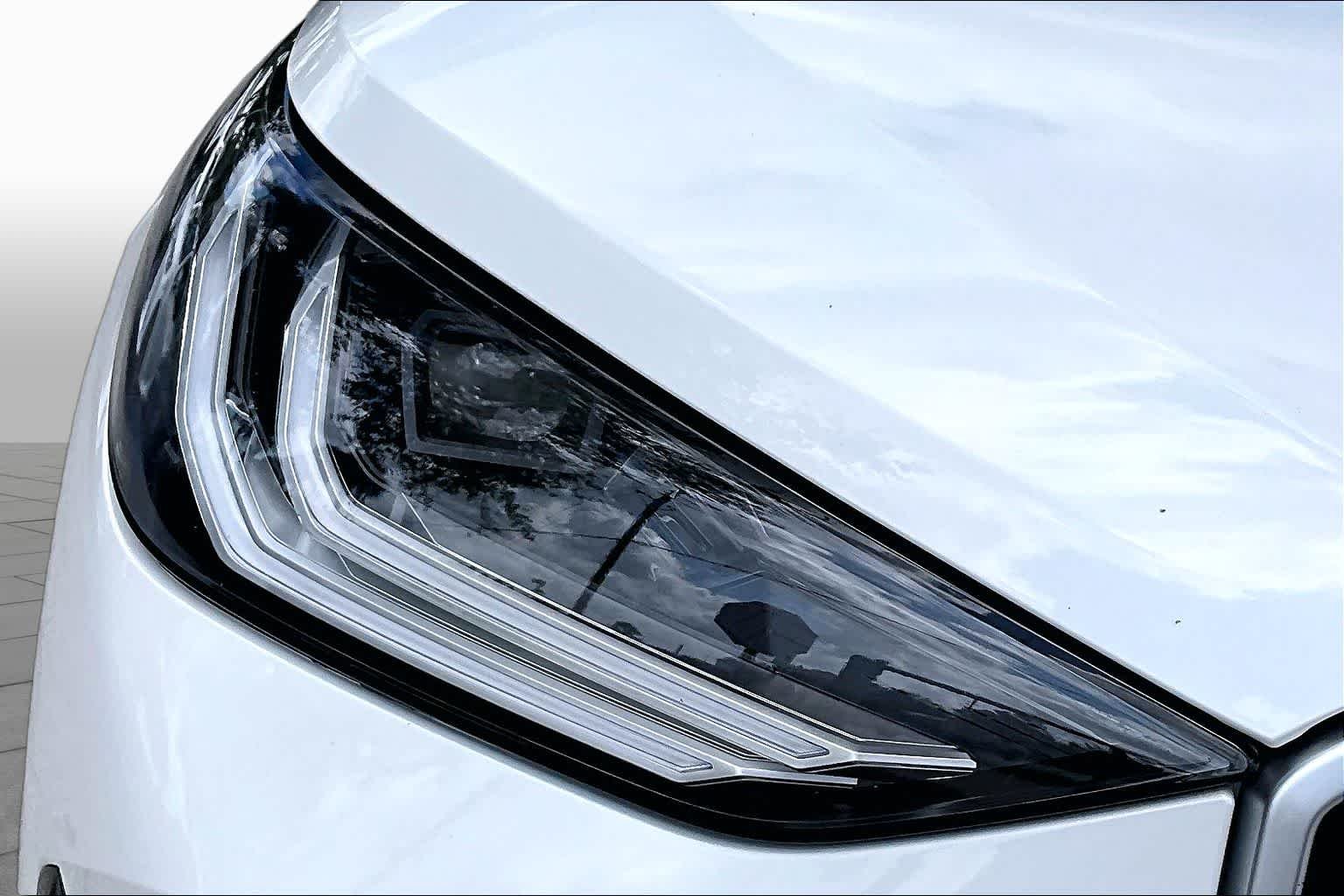 Used 2026 Alpine White BMW 30 xDrive image 54