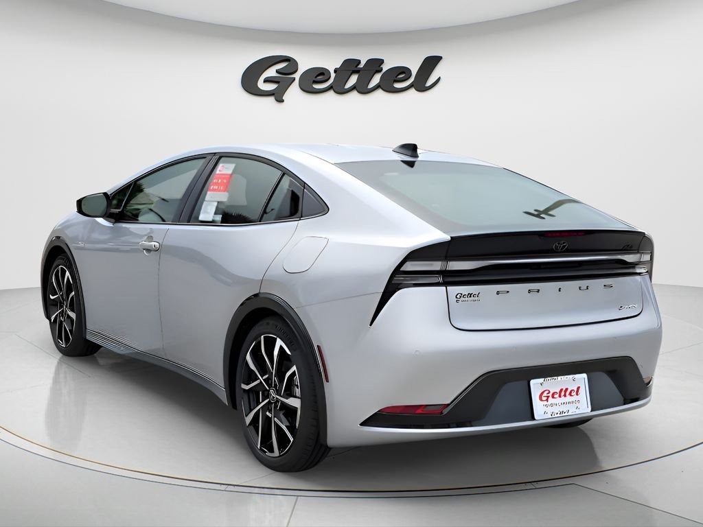 2026 Toyota Prius Plug-in Hybrid XSE - Photo 4