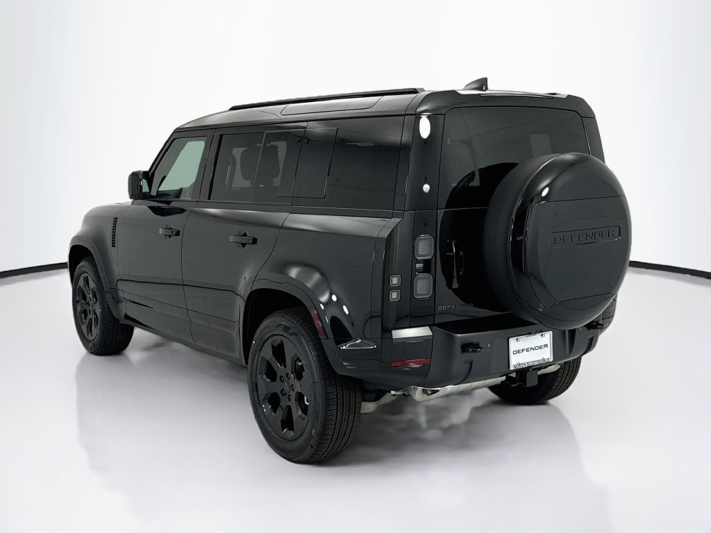 New 2026 Santorini Black Land Rover X-Dynamic SE image 7