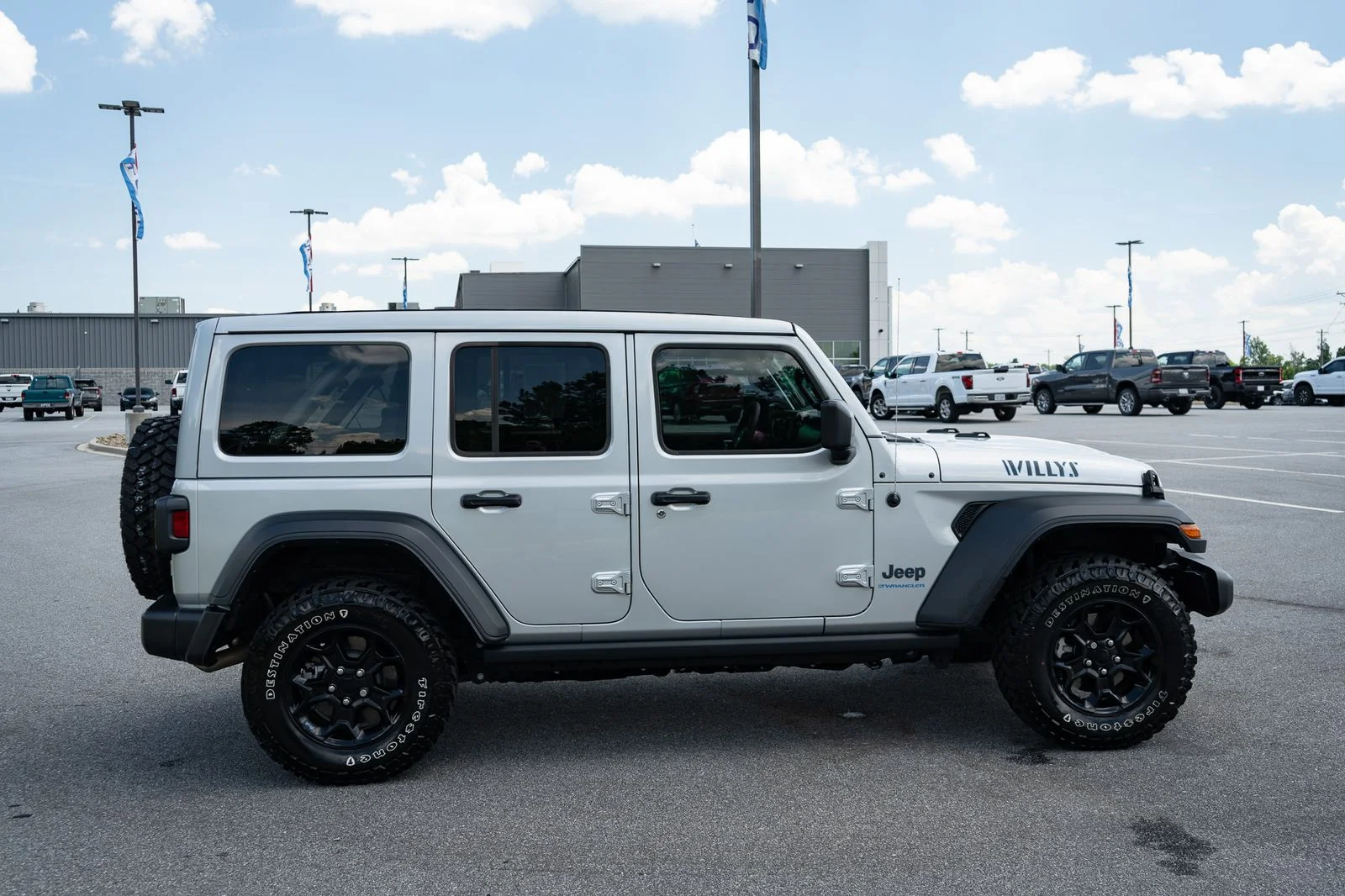 Used 2023 Silver Jeep Willys 4xe image 11