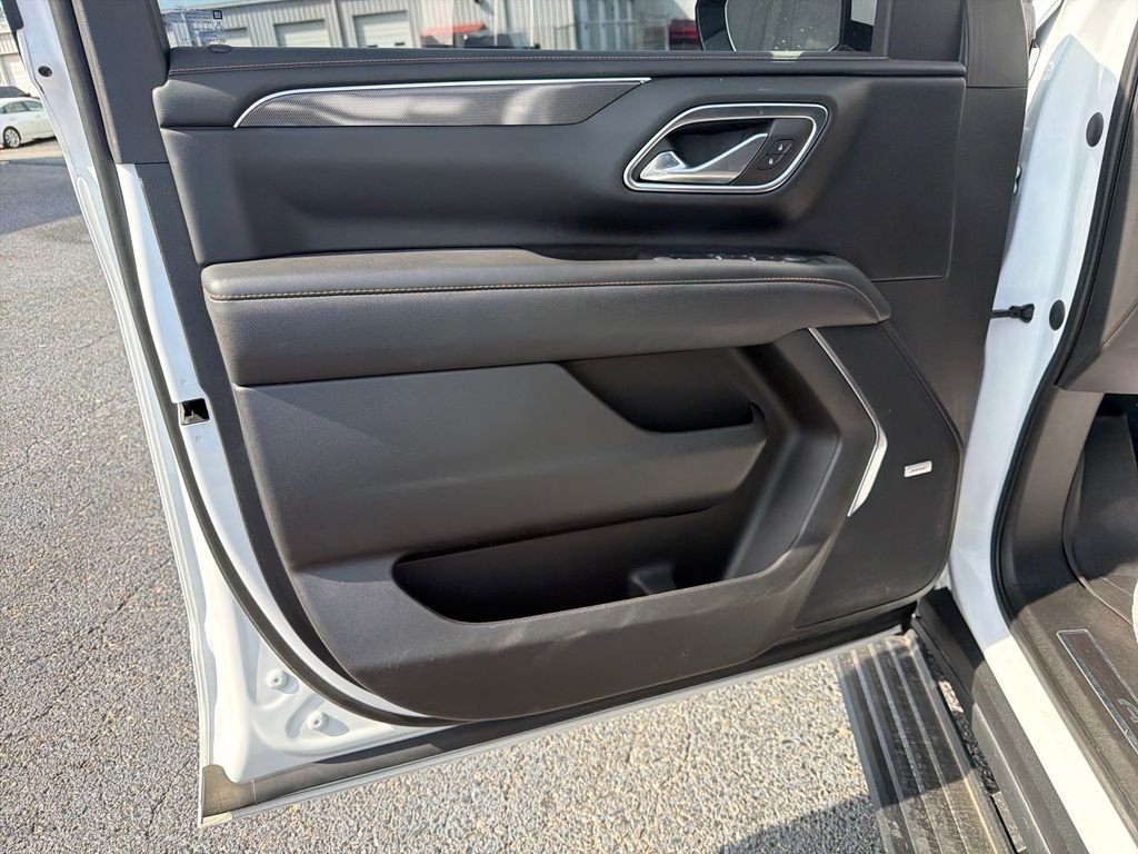 Used 2023 White GMC AT4 image 12