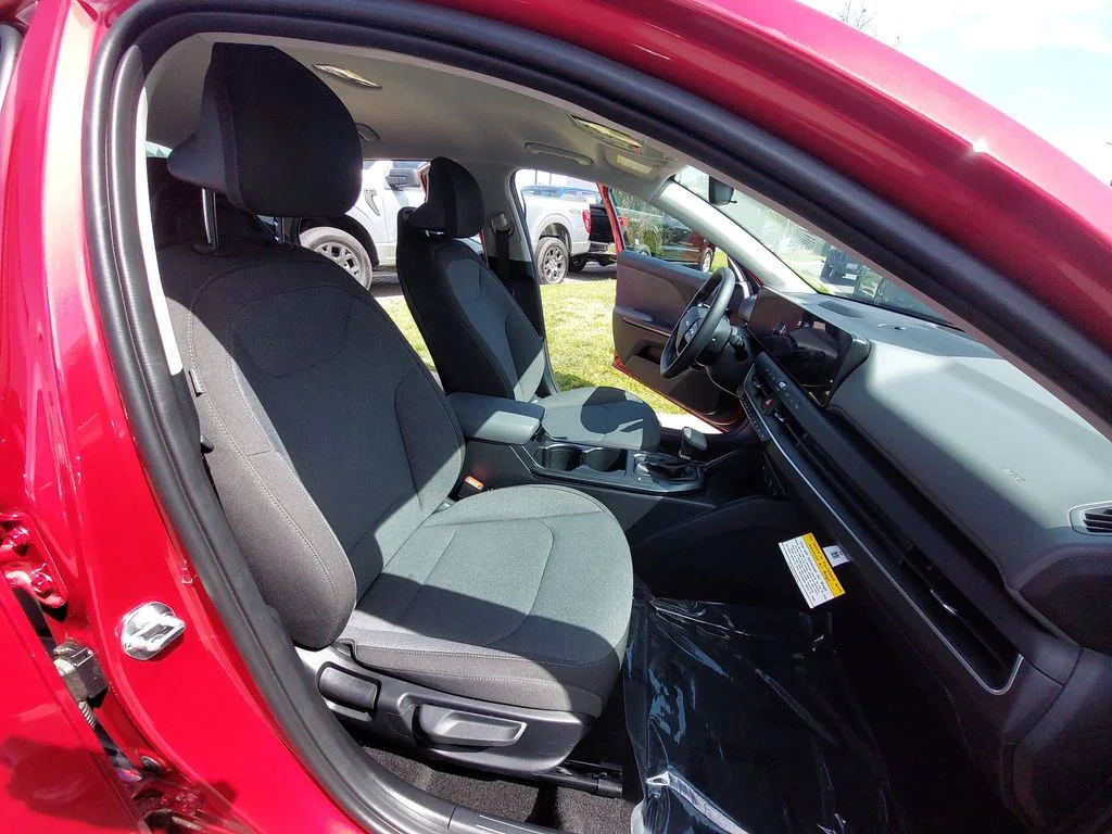 Used 2025 Red Kia LXS image 10