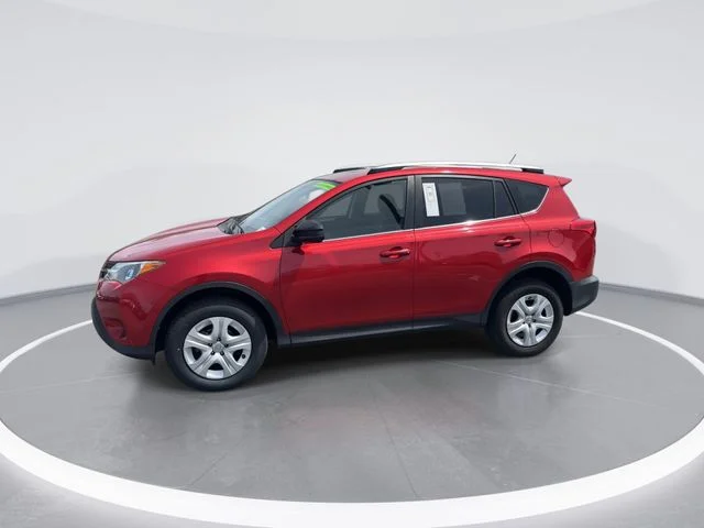 Used 2015 Red Toyota LE image 4