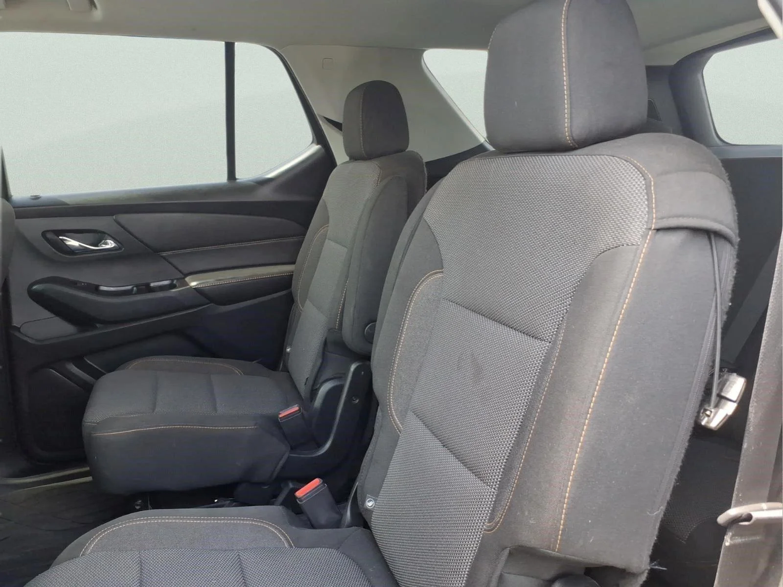Used 2020 GRAPHITE METALLIC Chevrolet LT Cloth image 13