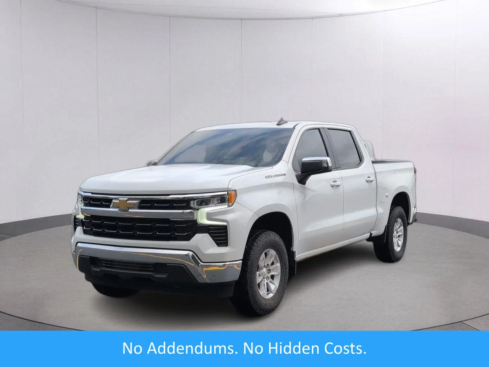 Used 2022 Summit White Chevrolet LT image 1