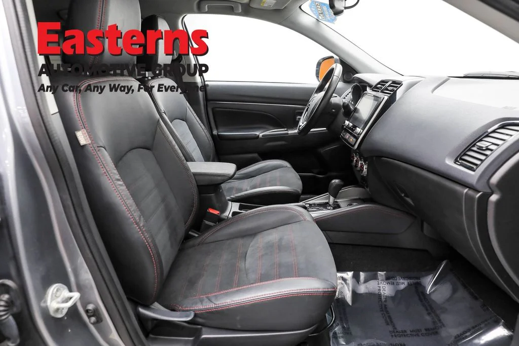 Used 2023 Gray Mitsubishi 2.0 SE image 23
