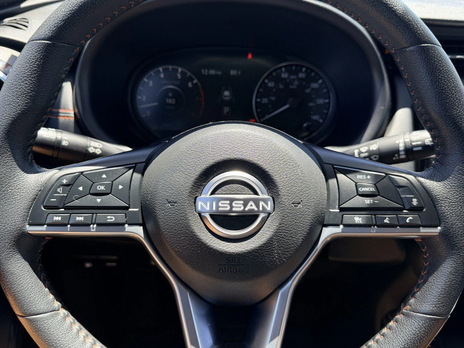 Used 2023 Aspen White Trico Nissan SR image 26