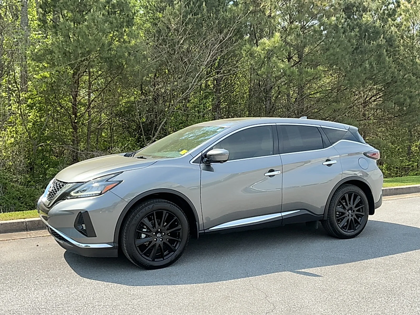Used 2023 Boulder Gray Pearl Nissan SL FWD image 4