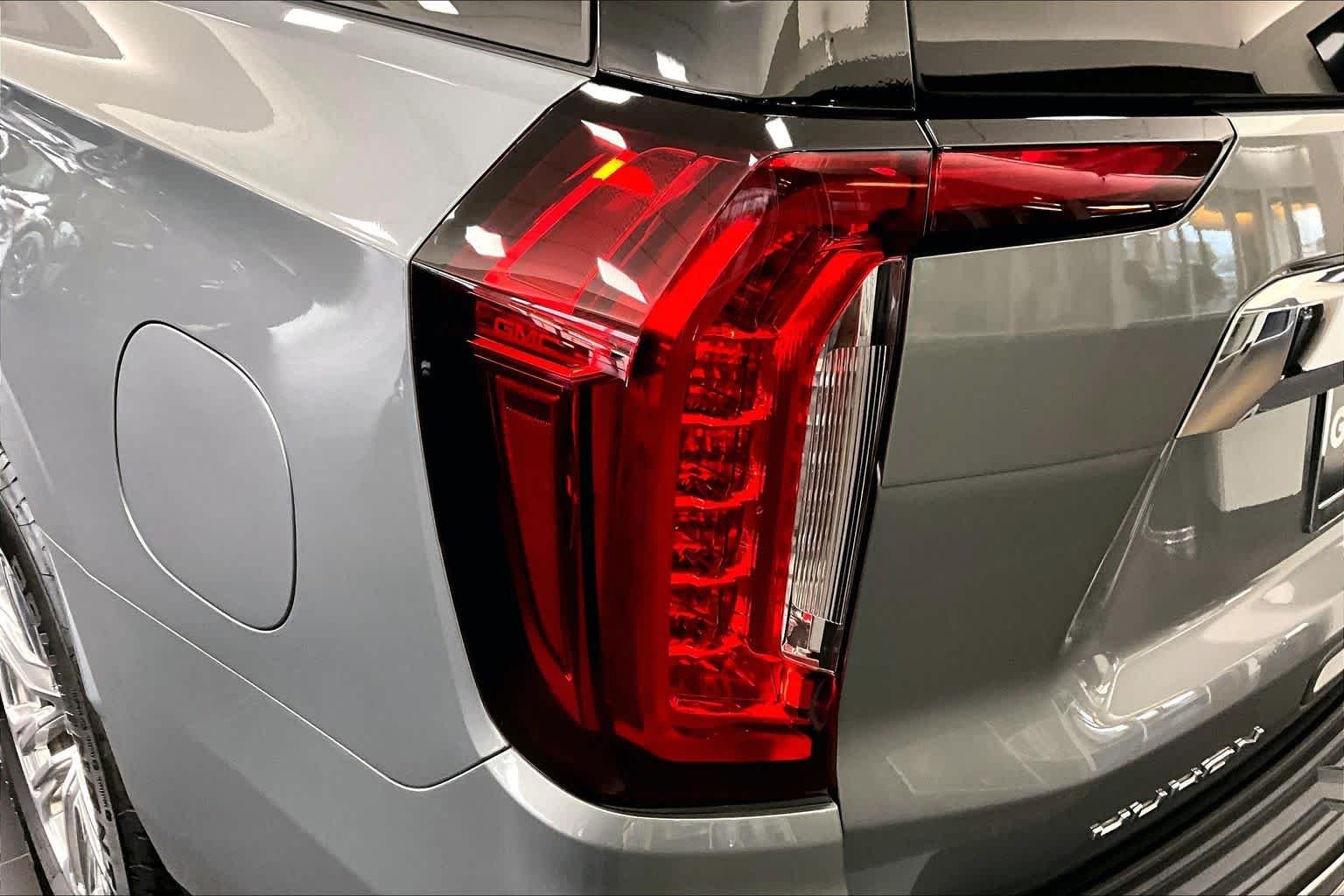 Used 2023 Sterling Metallic GMC SLT image 29
