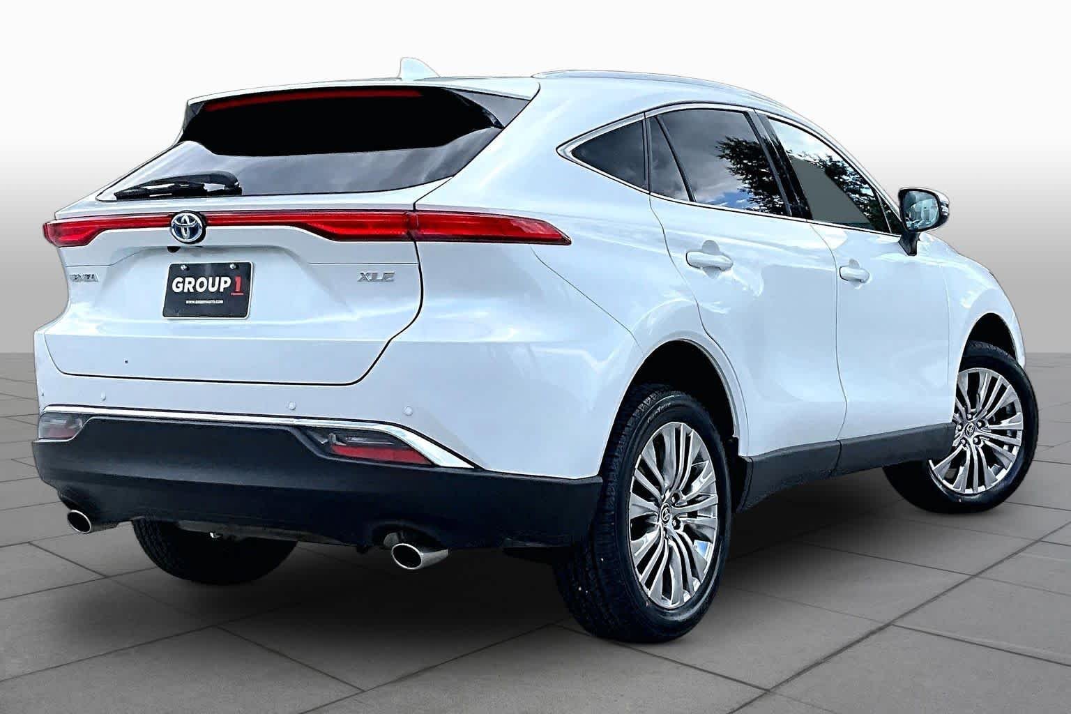 Used 2023 Wind Chill Pearl Toyota XLE image 13