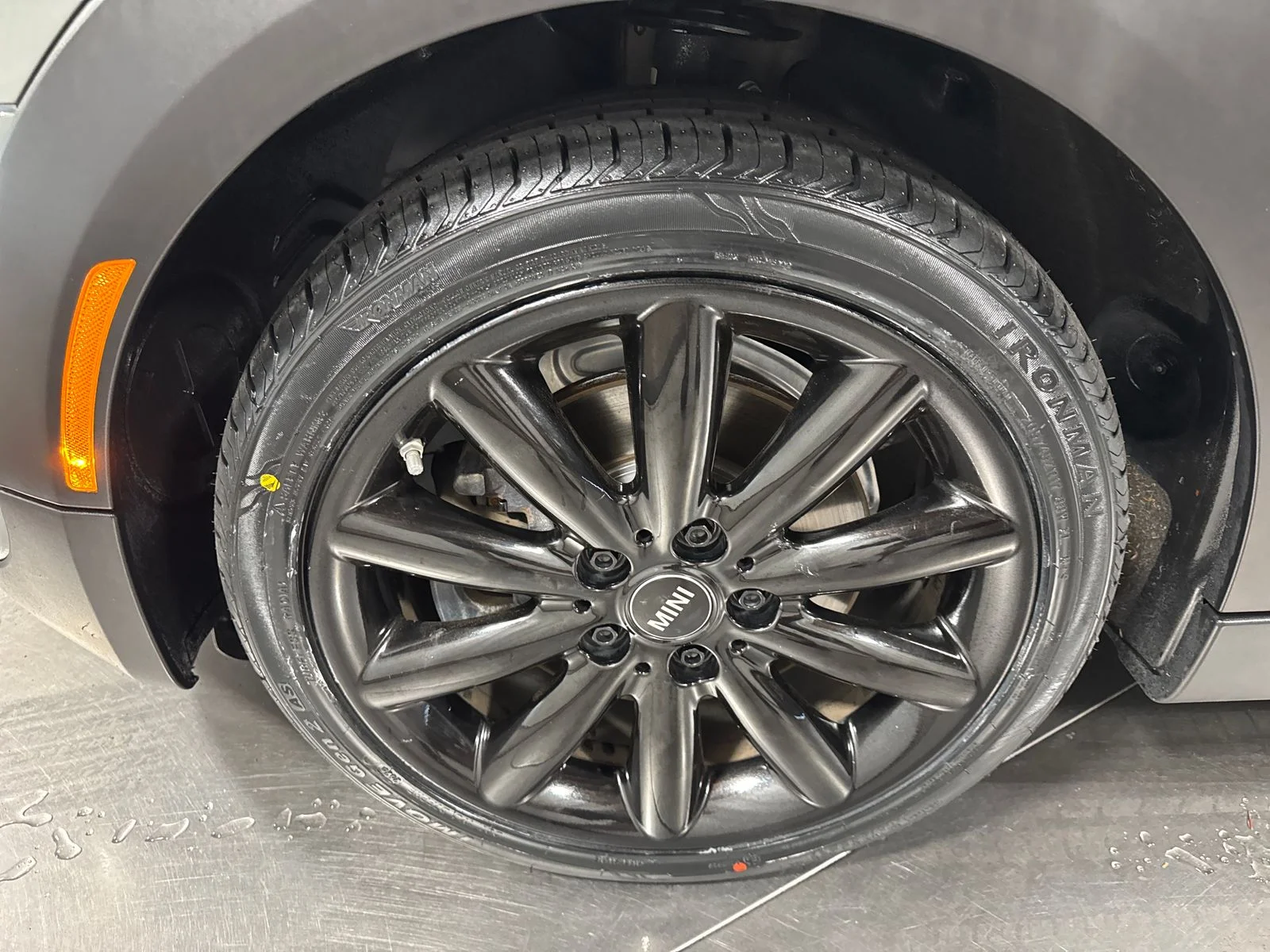 Used 2019 Gray Metallic MINI Signature image 2