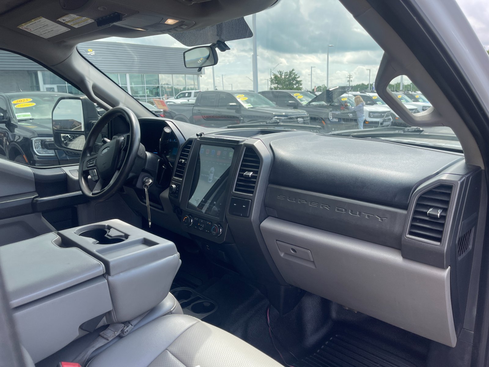 Used 2019 White Ford XL image 17