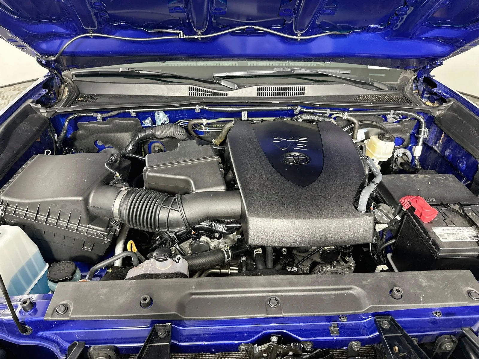 Certified Used 2022 Blue Toyota SR5 image 27